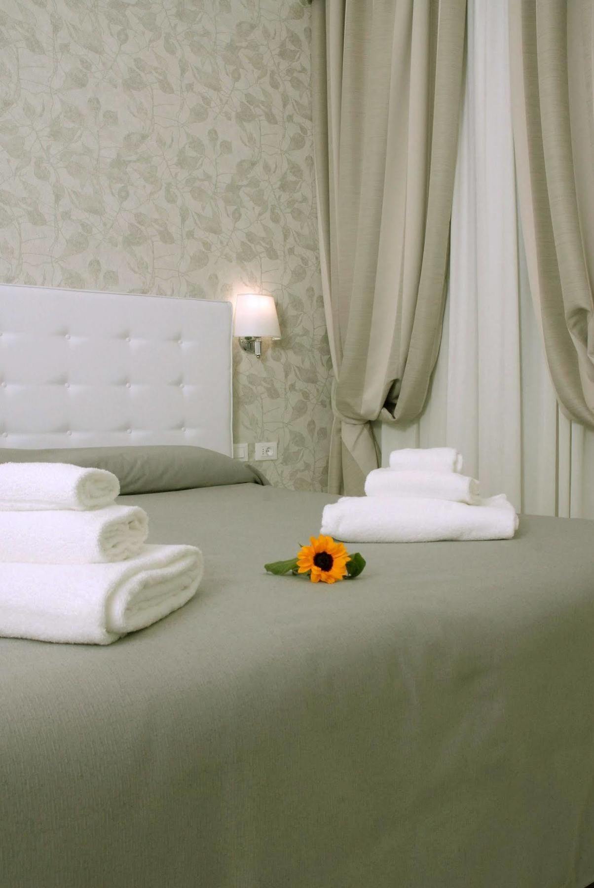 Gardenia Suite Rome Bagian luar foto